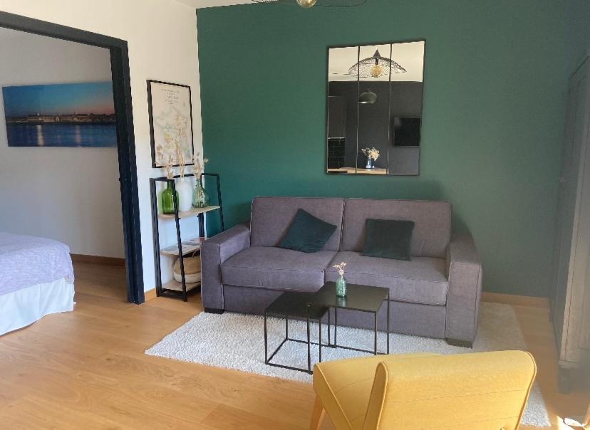 Le Clos Du Mesnil, Logement Totalement Independant Le Tourne Bagian luar foto